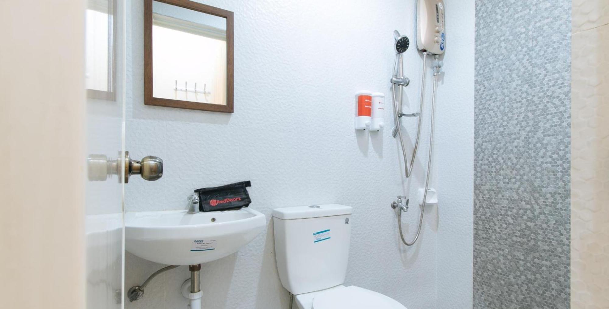 Reddoorz Plus Near Lapasan Plaza Cagayan De Oro Eksteriør bilde